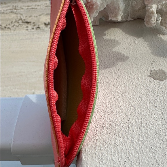 NWOT KEY CHAIN PURSE CHARM Red Voluptuous 
Lips - Picture 4 of 5